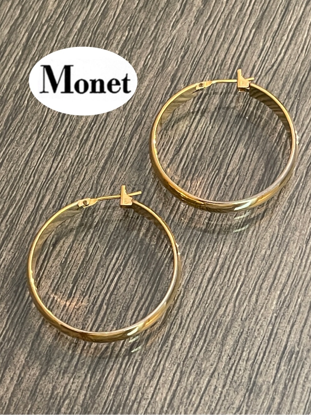 Vintage MONET Polished Gold-tone Hoop Earrings Latch Backs